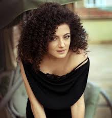 Seriali " Beni Affet " - Më Fal - Ja si duket Sevgi në jetën reale ! Ju  pëlqen :) ? | Facebook