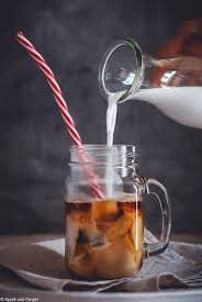 Das vanilleeis, welches die spaghetti imitieren soll, schmeckt süß. Eiskaffee Mit Ohne Eis Apple And Ginger