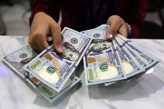 سعر الدولار في سوريا اليوم الجمعة 8 أغسطس 2025 سعر الدولار في نشرة الصرف  ثبت مصرف سوريا المركزي سعر صرف الدولار مقابل الليرة في البنوك عند 11، 000  ليرة للشراء و11، 110
