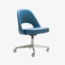 With its ergonomic shape, padded back and seat cushions, the lider plus armless chair works in comfort. Saarinen Executive Armless Chair In Pelle Faux Leather Swivel Base Montage