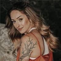 Amber Mccraw's Instagram, Twitter & Facebook