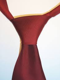 The half windsor knot is a classic tie knot that works on most collars, tie lengths and fabrics. Half Windsor Knot Wikipedia