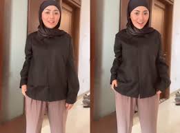 Selebgram rachel vennya menghebohkan publik karena mengunggah beberapa foto lepas hijab. 9 Penampilan Terbaru Rachel Vennya Dalam Balutan Hijab Bikin Adem