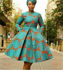Pagne wax modele tissu africain wax modele modele wax 2019 modele taille basse bazin 2020 modele en pagne rouge l'ensemble de robe en pagne droite cool idée pour vos habits tendance chemise et pantalon en pagne idée ensemble tailleur en pagne orange et. 35 Genial Les Jolies Robes En Pagne 2018