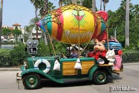 Jim Hensen S Muppets Car In Disney Stars And Motor Cars Parade Disney Parade Disney Stars Muppets