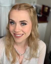 Sandra Elizabeth's Instagram, Twitter & Facebook