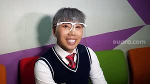 Sebelum tersandung kasus narkoba, roy kiyoshi sempat menghebohkan publik karena ia melakukan operasi plastik. Roy Kiyoshi Shocked To Find Panties In Bakso Sauce