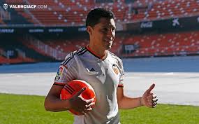 Father of, with florencia martínez, enzo santiago (b. Enzo Perez Officially Unveiled Valencia Cf Official Webpage Valencia Sports Jersey Football