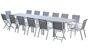Idéale pour les personnes qui possèdent un petit extérieur, elle permet de s'adapter en fonction de vos envies pendant la saison estivale, lors des jours de fête ou des repas en famille grâce à sa rallonge. Grande Table De Jardin Extensible 250 380 Cm 10 14 Places
