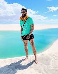 Esta coluna até tenta ficar em paz, mas vira e mexe cai na nossa mesa uns dossiês de famosos que são impossíveis de não serem publicados. Qy0xa Vs 2ejbm