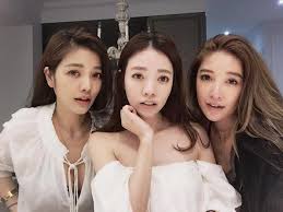 Old women who look young. 63 Year Old Mom With Her 41 40 And 36 Year Old Daughters Stun The World With Their Youthful Looks Bored Panda