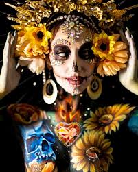 Anna Lovato bodypainting