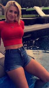 Pin By Jackie Heinrich On Lizzy Wurst Pictures Pretty Outfits Fashion Crop Tops