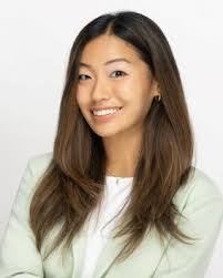 Noelle Snyder's Instagram, Twitter & Facebook