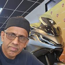 Used for one day. Bought 9 Dec 2025. Comes with screen protector. Selling  because still prefer Android.