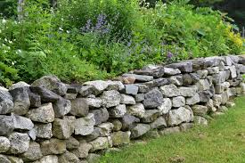 Wie sie eine gartenmauer bauen. Natursteinmauer Einsatz Eigenbau Fundament Und Mehr