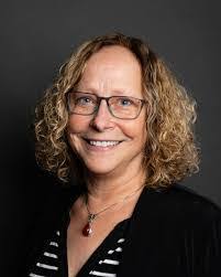 Julie Teter's Instagram, Twitter & Facebook