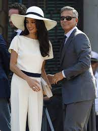 Ihr part bei amals hochzeit das erste mal in erscheinung tritt tala alamuddin im vergangenen september, als sie in venedig bei amals junggesellinnenabschied auf einem wassertaxi mit durch die. George Clooney Und Amal Alamuddin Das Sind Die Schonsten Bilder Rund Um Die Hochzeit