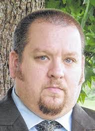 Othell Hall's Instagram, Twitter & Facebook