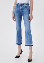 Most recently, blogger lanton of qualityrivets.blogspot.com. Liu Jo Cropped Bell Bottom Jeans Bootcut Blue Denim Zalando De