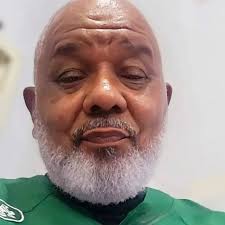 Este usuario 👩🏻 te envió un vídeo. {❤️ Abierto} {❌ Ignorar}