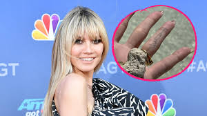 We update gallery with only quality interesting photos. Gewusst Heidi Klum Tragt Tom Tattoo Auf Ihrem Ringfinger Promiflash De