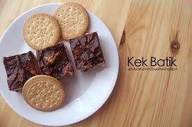 200 gram biskut marie (dipatah2) 125 gram mentega 2 biji telur gred a 1/2 cawan susu pekat manis 1/2 cawan milo 2 sudu besar serbuk koko 1/4 cawan air 1 sudu teh esen vanilla #enjoymusicwhilelearningrecipe. Kek Batik Biskut Marie Lembut Buat Orang Lapo