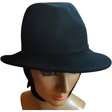 Women S Black Wool Felt Fedora Hat With Attached Scarf Size Small To Medium Measures 21 Inches Around The Inside Most Hats Are Felt Fedora Hats Fedora Hat