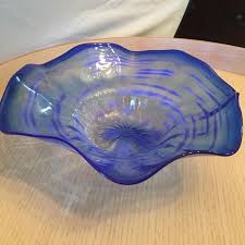 Signed Handblown Blue Glass Bowl Cobalt Blue Glass Bowl With Swirled Blues Beautiful Glass Serving Bowl Or Decorative Bowl Met Afbeeldingen Blauw Kunstwerk Blauw Kunstwerk