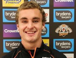 Wests Tigers life membership for 2005 premiership winner Liam Fulton