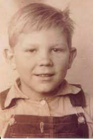 If you've been to Bass Pro in Springfield, then you have met “UNCLE BUCK”  the statue version. He stands at the main entrance in the form of a bronze  statue. Here's what