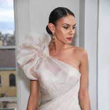 Ich prophezeie außerdem, dass der super long bob kommen wird. Brautfrisuren 2020 Die Heissesten Trends Fur Deine Hochzeitsfrisur