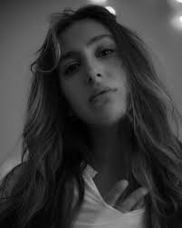 carissa absolutely slayed this spur of the moment shoot (3/3) . . . .  #sonyalphasclub #sonya7r #85mm #portraitshoot #homestudio #thecreatorclass  #justgoshoot #photooftheday #portraitpage #portraithood #portraitvision  #dailyportraits #instagood ...