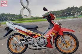Merakit rangka modifikasi trail satria 2 tak simak juga ruclip.com/video/esuzgdo7do8/видео.html. Modifikasi Minimalis Suzuki Satria Hiu Mengulang Nostalgia Zaman Sma Motorplus