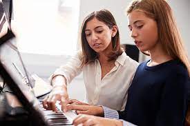 Roland - Want To Learn To Play Piano?