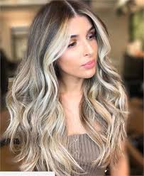25 Money Pieces Worth Their Weight In Gold Hair Color Modern Salon Hair Long Wavy Hair Hair Pieces