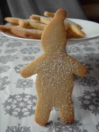 Ces Sables Sont Trop Bons Ces Petits Sables Fins Et Delicats Au Bon Gout D Amande Et De Vanil Petit Biscuit De Noel Sable De Noel Thermomix Sables De Noel