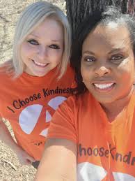 Carla Bueso's Instagram, Twitter & Facebook