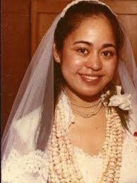 They created their own version of Mother's Day... why not create a holiday  for someone we love? Happy Aunty Lynne Day! @aloha.is you can see how  special @lynnnaluai is 🌸