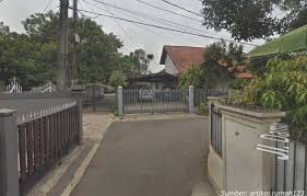 Rumah nuwo balak merupakan rumah tinggal dari kepala adat (penyimbang adat) yang dalam bahasa lampung disebut balai keratun. Mengintip Rumah Adat Lampung Nuwo Sesat Bernilai Filosofis Tinggi