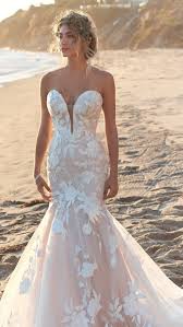 Going forward into 2019, the mermaid look bridges the gap between classic and modern, with the shape of a mermaid wedding dress creates an hourglass shape, with a fitted bodice and skirt that then flared at the end, creating a perfect. Hattie By Rebecca Ingram Wedding Dresses And Accessories Lace Bridal Gown Wedding Dresses Lace Bridal Gowns Mermaid