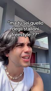 Non Mi Importa Se Piangi Canzone