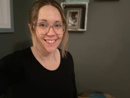 Heather Selby's Instagram, Twitter & Facebook