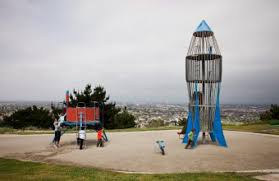 Näkemisen arvoisia kohteita, vaeltelureittejä ja ainutlaatuisia elämyksiä. Fly To The Moon At Rocketship Park Redondo Beach Ca Patch