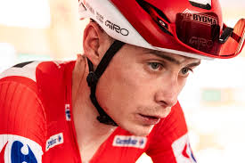 ❌ With 91km to go, the breakaway's hopes are over. Only Aparicio tries  again! 👏 La aventura de la fuga se acaba aquí... Aunque Mario Aparicio lo  sigue intentando #LaVuelta25