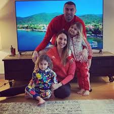 Derin bebeğe uzun, sağlıklı ve hayırlı ömürler diliyoruz. Burak Yilmaz Yeniden Evleniyor