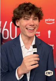 #maddoxbatson 🤝 #ericchurch's question! #countrymusic #ACMawards #redcarpet