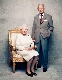 El duque de edimburgo había sido ingresado al hospital king edward vii de londres el 16 de febrero como medida de precaución tras haberse senti. Isabel Ii De Inglaterra Y El Duque De Edimburgo Celebran Sus Bodas De Platino Magazinespain Com Her Majesty The Queen Queen Elizabeth Princess Elizabeth