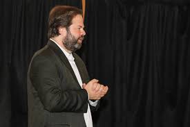 Hoy 4° medio tuvo la oportunidad de asistir a una excelente charla  impartida por Chris Klaus, empresario tecnológico estadounidense 😯👏🏻.  Chris fue el fundador y director de International Security Systems, que  luego