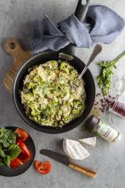 Omelette Au Brocoli Fromage De Chevre Et Herbes De Provence La Vie Claire Recette En 2020 Omelette Brocoli Recette Omelette